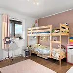 With Garden, 2 Floors, 240m2