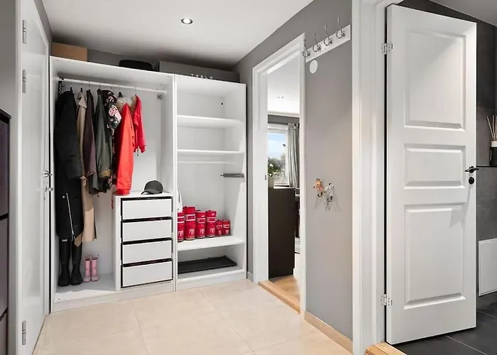 With Garden, 2 Floors, 240m2 Villa