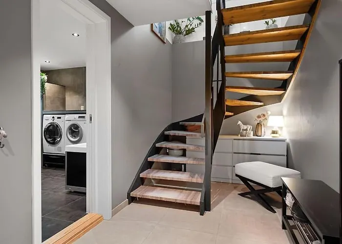 Villa With Garden, 2 Floors, 240m2 *