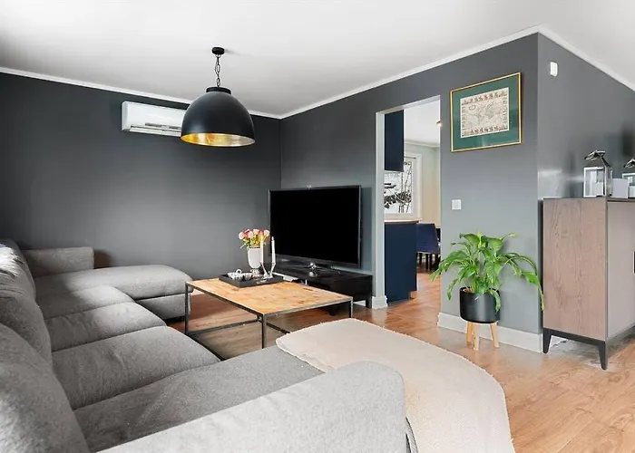 With Garden, 2 Floors, 240m2 Villa *