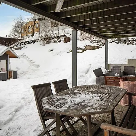 With Garden, 2 Floors, 240m2 *