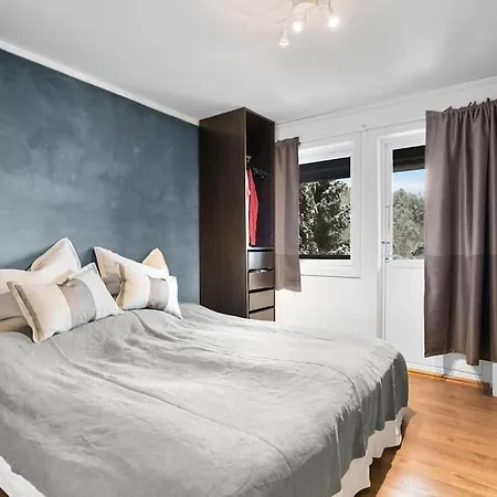 With Garden, 2 Floors, 240m2 Willa