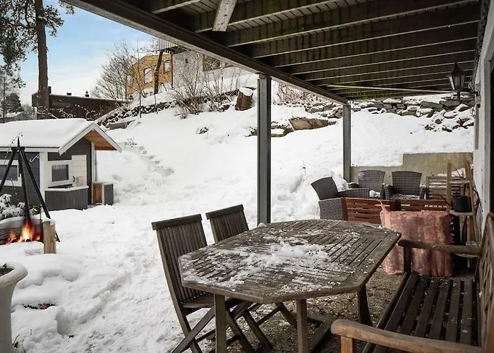 With Garden, 2 Floors, 240m2 *