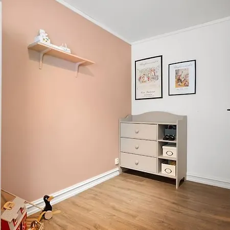 With Garden, 2 Floors, 240m2