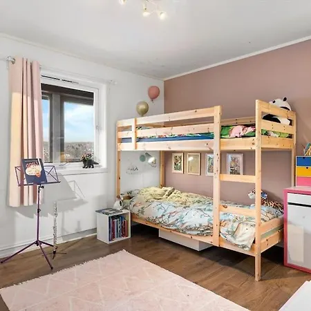 With Garden, 2 Floors, 240m2